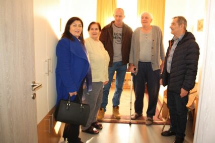 NISU ZABORAVLJENI Pretpraznična posjeta porodicama poginulih boraca i RVI