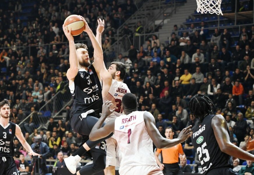 ODLAZI PEINERS Partizan "precrtao" Letonca