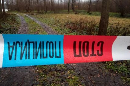 SUMNJA SE NA SAMOUBISTVO Policija u šumi pronašla tijelo muškarca