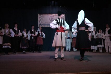 Svečanom akademijom "Prosvjeta" obilježila 20 godina folklornog ansambla