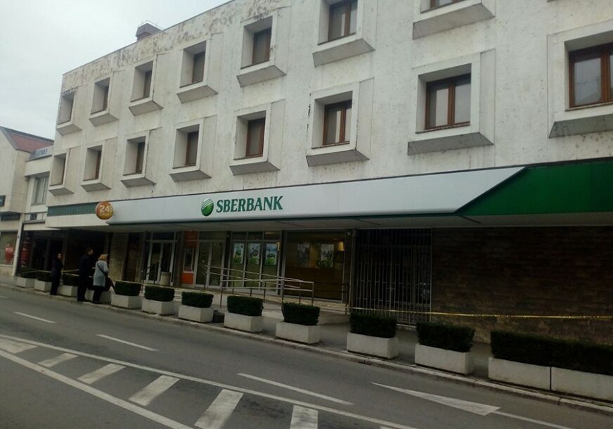 METAK AKTIVIRAO ALARM Pucali na prostorije poslovnice Sberbank u Trebinju (FOTO)