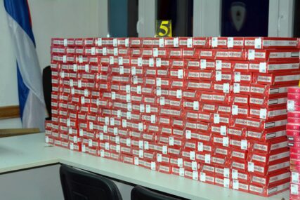 PRETRES NA PUTU Od Fočaka oduzeto 2.500 kutija cigareta bez akciznih markica