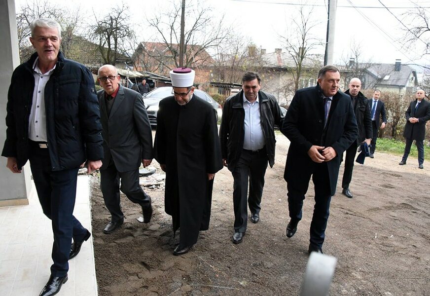 “SRPSKA ŽELI MIR I JEDNAKA PRAVA” Dodik donirao 100.000 KM za izgradnju Islamskog centra