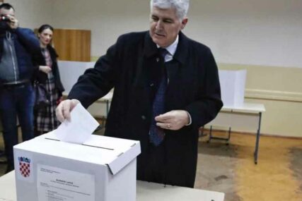 “ZNA SE, NEMA DILEME” Čović dao svoj glas na hrvatskim predsjedničkim izborima