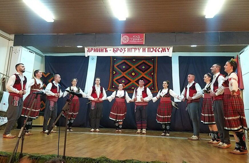 NJEGOVANJE TRADICIJE Folklorni ansambli oduševili publiku u Driniću