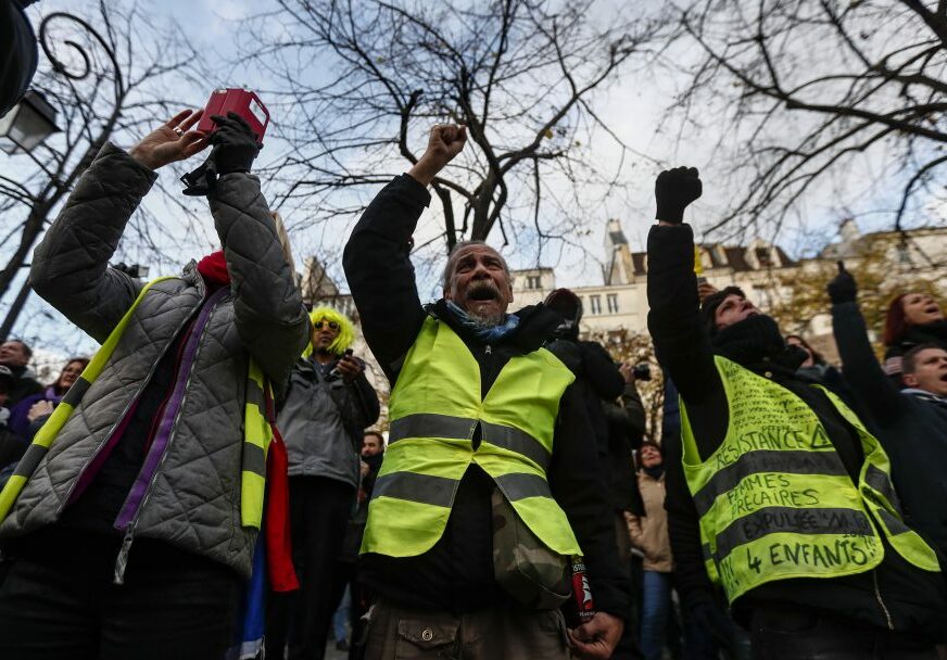 SUZAVCEM NA DEMONSTRANTE U PARIZU Posljednje okupljanje "Žutih prsluka" ove godine (VIDEO)