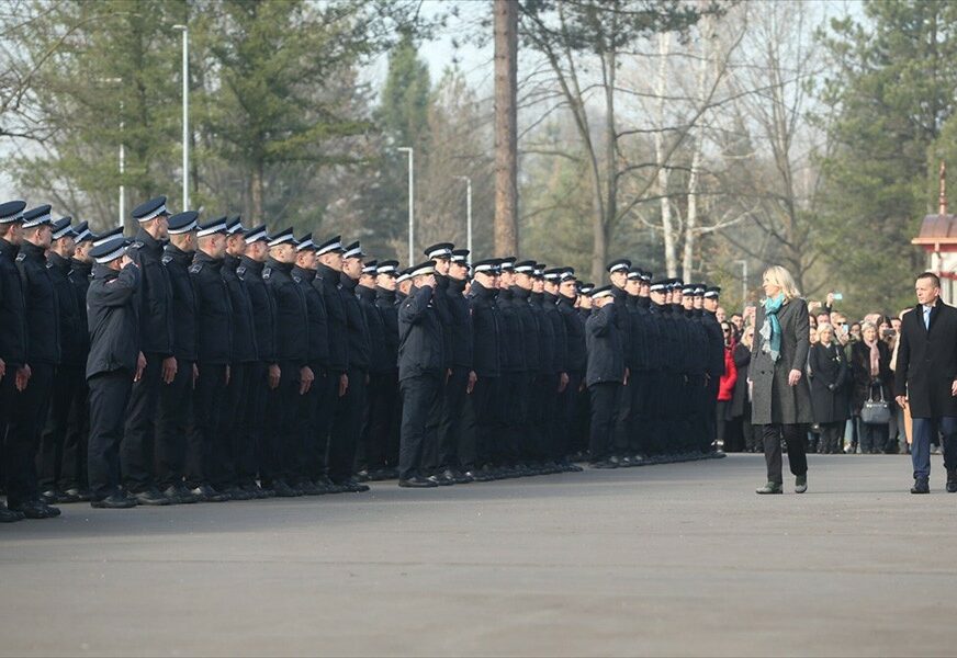 NAGRADE ZA NAJBOLJE Promovisana 322 kadeta 20. klase Policijske akademije (FOTO, VIDEO)
