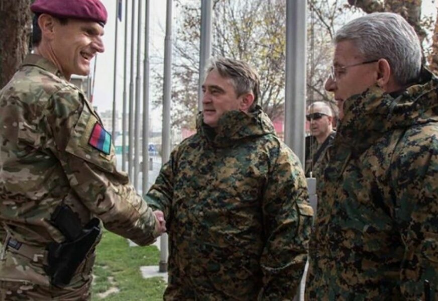 SRPSKAINFO SAZNAJE Komšić i Džaferović i dalje u američkoj bazi u Avganistanu, napad odgodio odlazak
