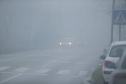 VOZAČI OPREZ Poledica na putu, magla smanjuje vidljivost