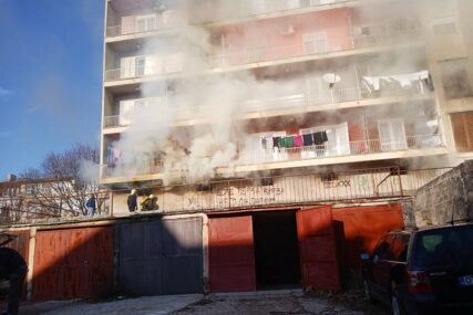 DIM SE PROŠIRIO NA CIJELO NASELJE Izbio požar u stambenoj zgradi u Trebinju