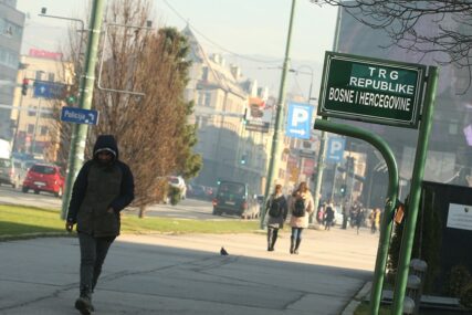Djelimični lokdaun u Sarajevu: Zatvoreni kafići, rijetki šetači na ulicama