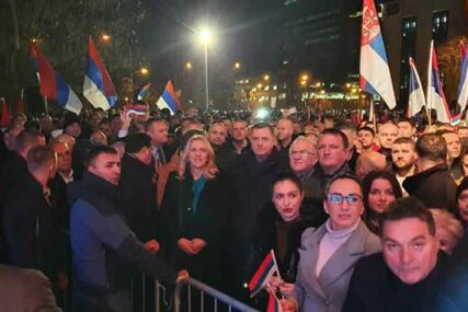 SKUP PODRŠKE VLASTI Saborci: Nećemo dozvoliti kaljanje ugleda Srpske i Lukača (VIDEO, FOTO)