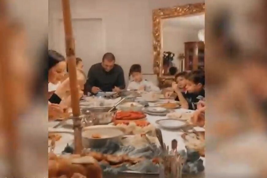 DOMAĆINSKA IDILA U CECINOM DOMU Ovako izgleda slavski ručak u vili Ražnatovića (VIDEO)