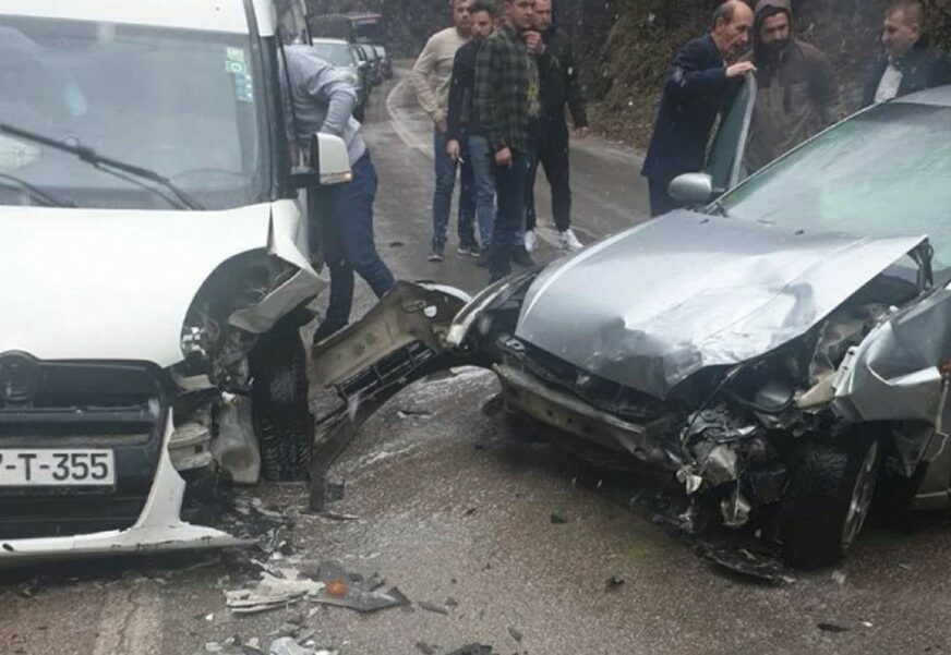 SUDAR NA MAGISTRALNOM PUTU Povrijeđena jedna osoba, saobraćaj otežan