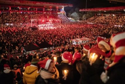 NAJLJEPŠA PRIČA Navijači Uniona proslavili Božić na stadionu (VIDEO)