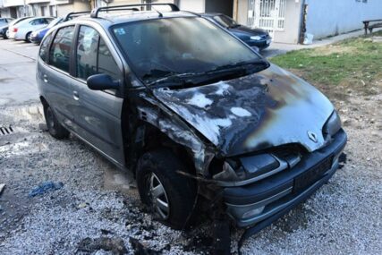 GORIO AUTOMOBIL TOKOM NOĆI Zapaljen "reno", policija radi na rasvjetljavanju slučaja