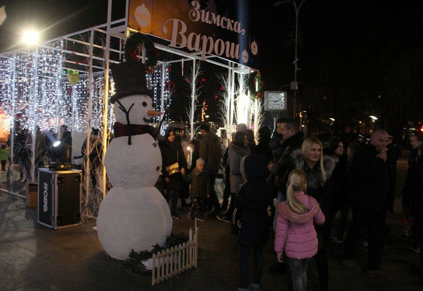 Najmlađi Novu godinu dočekuju u "Zimskoj varoši" uz pjesmu, predstavu i Djeda Mraza