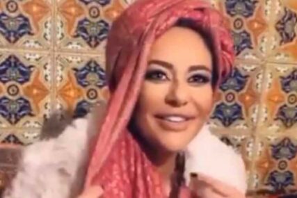 ANA NIKOLIĆ KAO HUREM Pjevačica napravila ŠOU U AUTOBUSU, zaplesala za raju u Maroku (VIDEO)