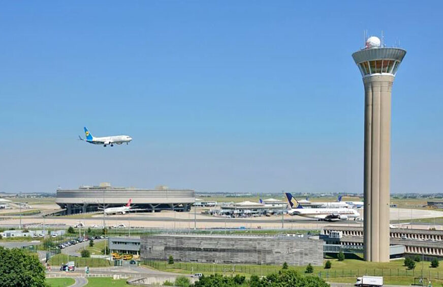 STRAVIČNA SMRT DJEČAKA Mališan koji je bio slijepi putnik pronađen MRTAV U AVIONU