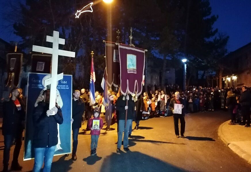 Više hiljada Bilećana u litiji podrške odbrani svetinja u Crnoj Gori