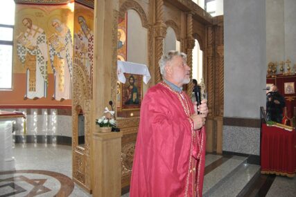BOŽIĆNA MOLITVA I PRIČEŠĆE Jutarnja bogosluženja u hramovima širom Srpske