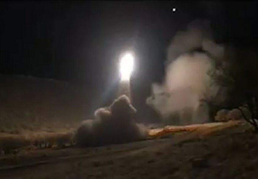NOVI SNIMAK Trenutak kada je iranska raketa poletjela ka ukrajinskom avionu i OBORILA GA (VIDEO)