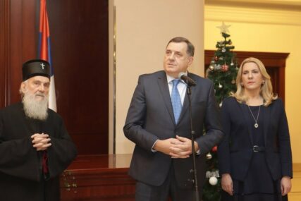 "OPREDIJELJENI ZA MIR I STABILNOST" Dodik povodom obilježavanja Dana Republike Srpske