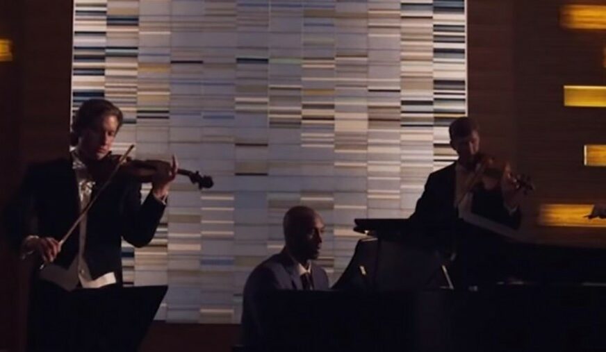 OPROBAO SE I KAO MUZIČAR Ovako je Kobi Brajant na klaviru svirao čuvenu melodiju (VIDEO)