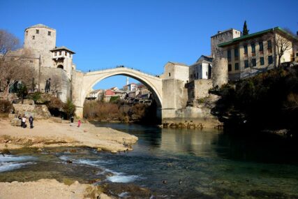 POTPUNI KONTRAST Dok se Sarajevo GUŠI U SMOGU, Mostar diše PUNIM PLUĆIMA (FOTO)