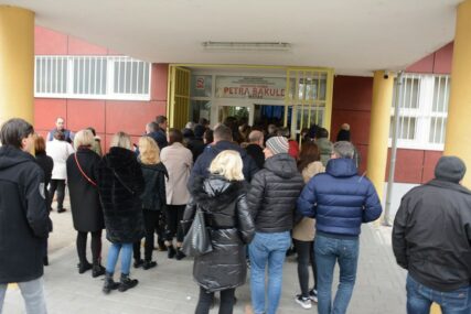 TRKA ZA PREDSJEDNIKA HRVATSKE Na biralištima u Mostaru i dalje redovi (VIDEO)
