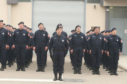DAN REPUBLIKE SRPSKE Policija KPZ Banjaluka u svečanom defileu