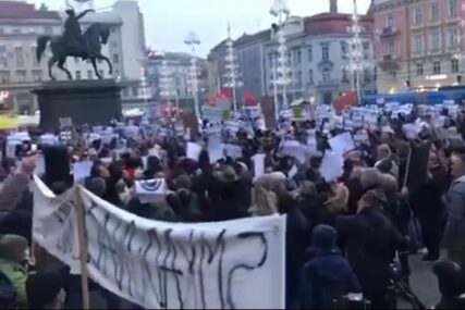 PROTEST U ZAGREBU Nekoliko hiljada građana traži ostavku gradonačelnika Bandića (VIDEO)