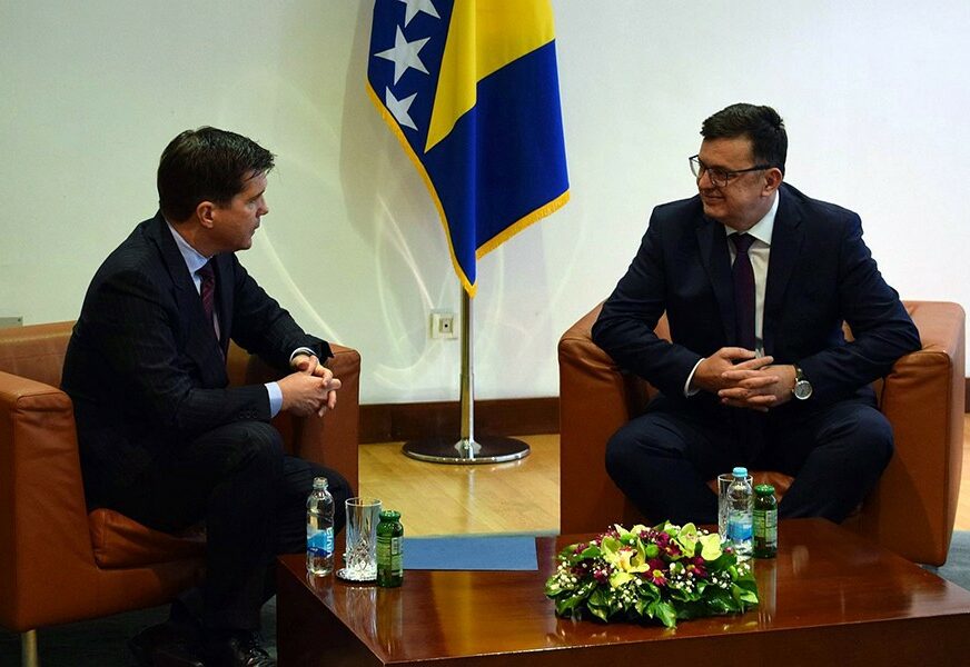 SASTANAK TEGELTIJE I NELSONA Iskazali zajednički stav o neophodnosti usvajanja budžeta institucija BiH