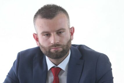 "Gradonačelnik ne može raspolagati budžetom kako on hoće" Advokat Vukajlović tvrdi da Stanivuković nema pravo da podijeli besplatne karte za parking