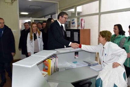 “ZA BOLJE USLOVE LIJEČENJA” Vučić najavio pomoć Srbije Domu zdravlja u Drvaru