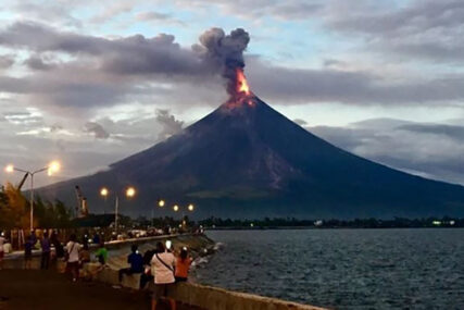 HAOS NA FILIPINIMA Proradio vulkan, u toku evakuacija 8 HILJADA LJUDI