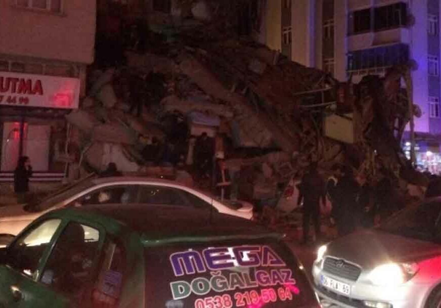 TURSKA BROJI ŽRTVE ZEMLJOTRESA 20 ljudi stradalo, a preko 1.000 povrijeđeno
