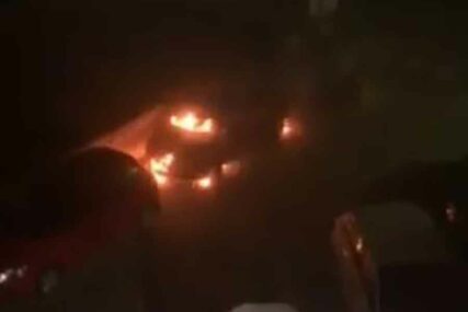 BUKTINJA U BIJELJINI Zapaljen automobil bivšeg savjetnika Dragana Mektića (VIDEO)