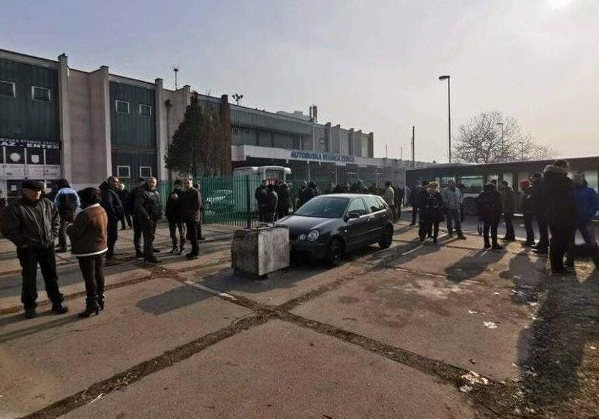 Gradonačelnik jasno rekao da im NEĆE POMOĆI: Radnici odblokirali Autobusku stanicu u Zenici