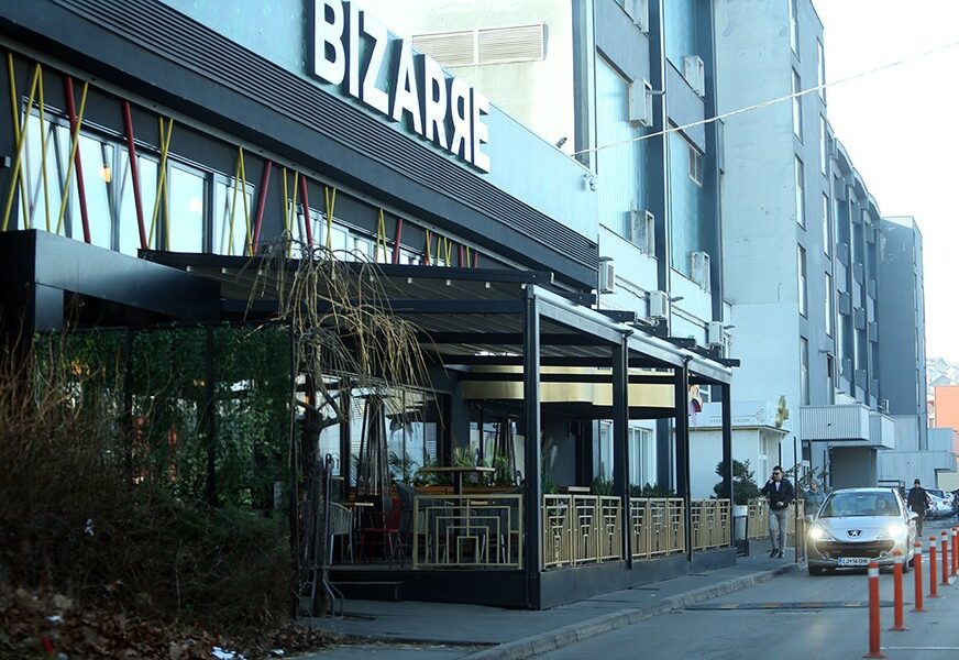 DOJAVA O BOMBI Policija evakuisala kafić u centru Banjaluke