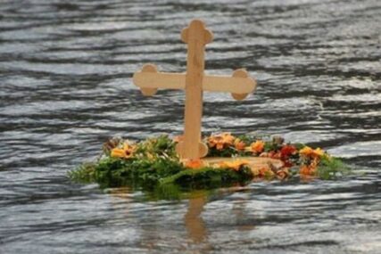 NEVIĐENI FIJASKO Na plivanje za Časni krst u organizaciji tzv. CPC prijavio se JEDAN KANDIDAT