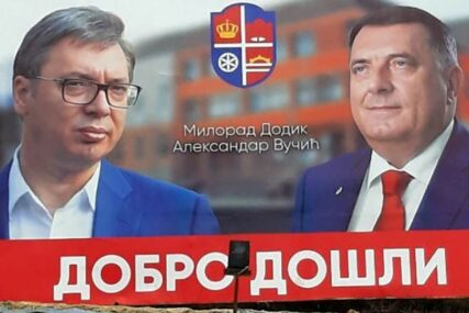 Poruke dobrodošlice Vučiću uoči dolaska u Mrkonjić Grad (FOTO)
