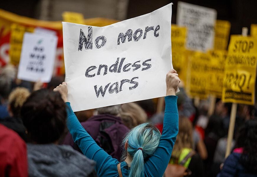 ANTIRATNI MITING Demonstranti u Vašingtonu traže povlačenje vojnih snaga iz Iraka (FOTO)