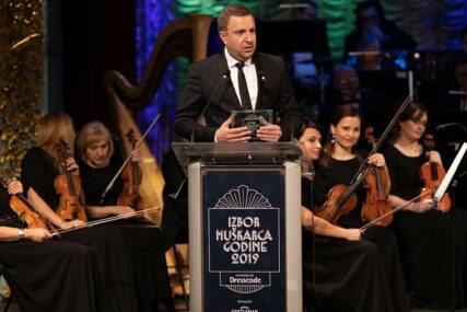 Gradonačelnik Sarajeva izabran za MUŠKARCA GODINE (FOTO)