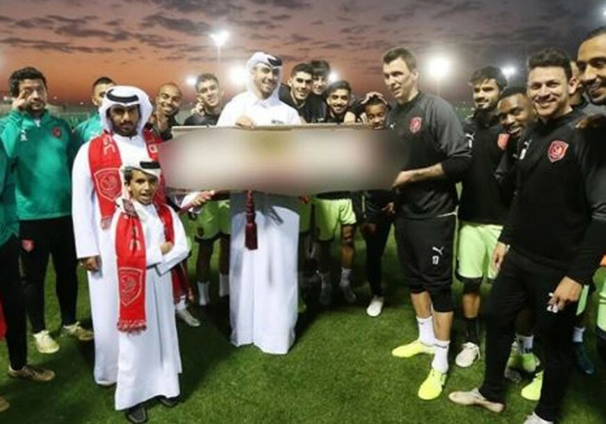 OPASAN POKLON Mandžukić promovisan u Kataru, dobio poklon od kog se i SAM UPLAŠIO (FOTO)