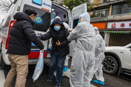 NOVI CRNI BILANS Umrlo šest kineskih zdravstvenih radnika, 1.716 osoba zaraženo virusom korona