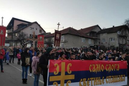 Patrijarh Irinej: Protesti u Crnoj Gori su poziv da se prevaziđu podjele