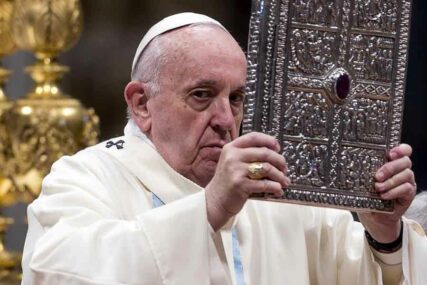 Papa uputio apel: Rat donosi samo smrt i uništenje