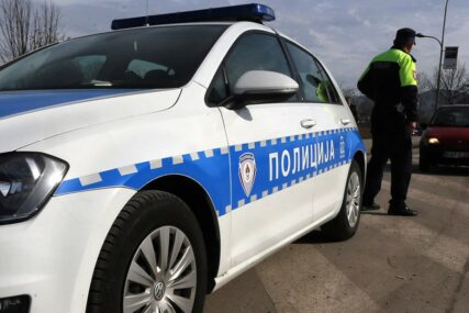 NESREĆA U BANJALUCI Sudarili se “audi“ i motor kod parka Mladen Stojanović, policija na terenu