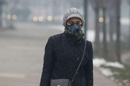 Zagađenje vazduha u Sarajevu MANJE, ali se preporučuje smanjeno kretanje vani zbog OPASNE PRAŠINE